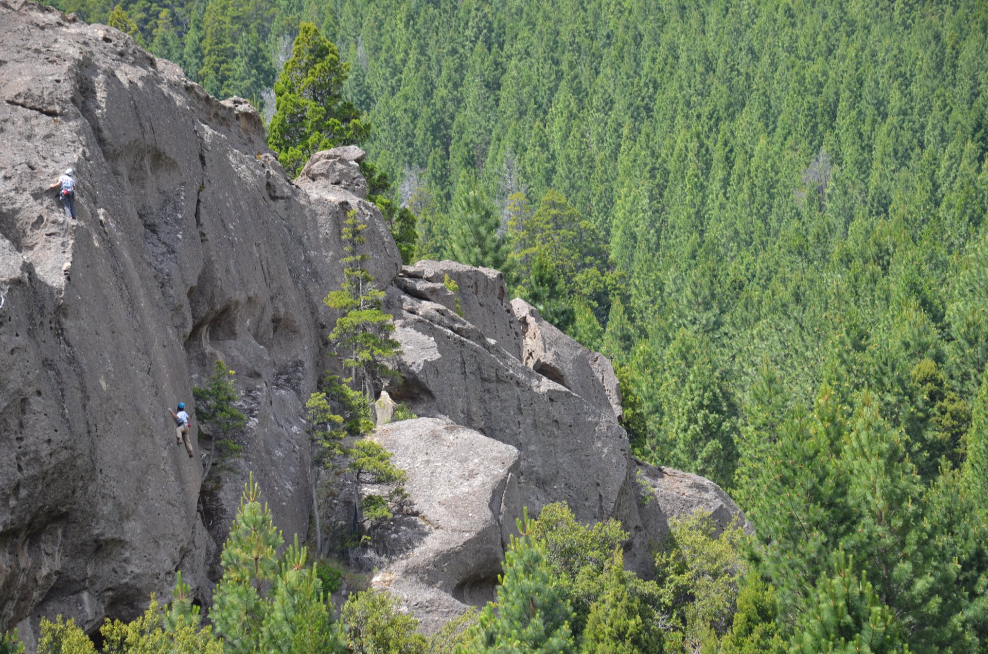 Escalada en roca de granito en Bariloche